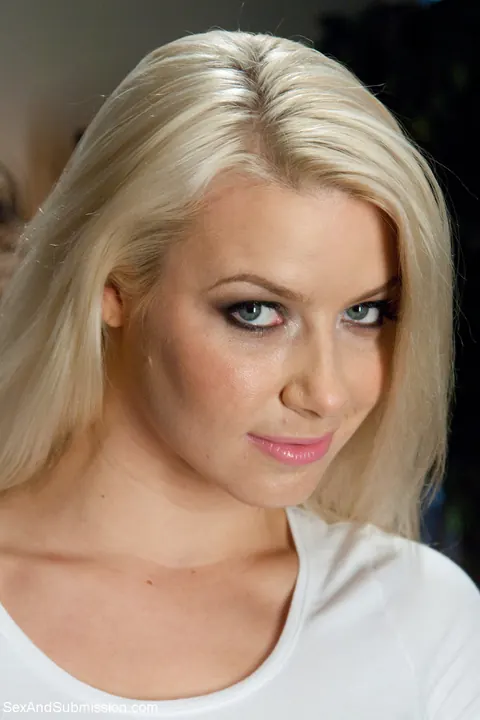 Anikka Albrite: Blonde MILF Strips Out of Her Lingerie on the Sofa – photo 3 of 20