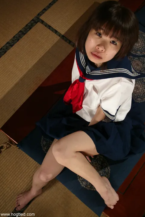 Japanese Brunette Spreads Her Shaved Pussy While Bound – photo 1 of 20