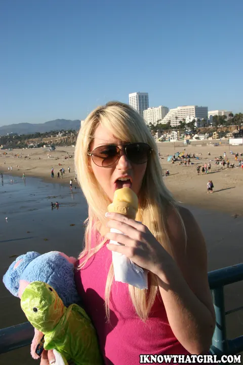 Missy Woods: Thick Blonde in Glasses Shows Her Big Tits and Fucks on the Beach – photo 2 of 16