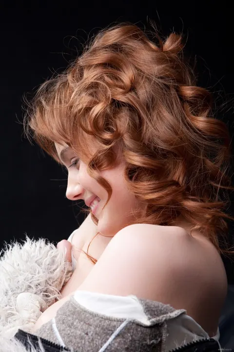 Redhead in Stockings Spreads Her Trimmed Pussy – photo 18 of 20