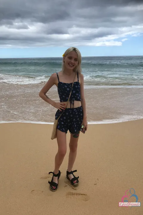 Kate Bloom: Petite Blonde in a Bikini Spreads Outdoors – photo 6 of 21