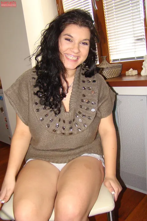 Daphne Angel: Busty Brunette with Natural Tits and Tattoo Spreads Her Pussy – photo 2 of 17