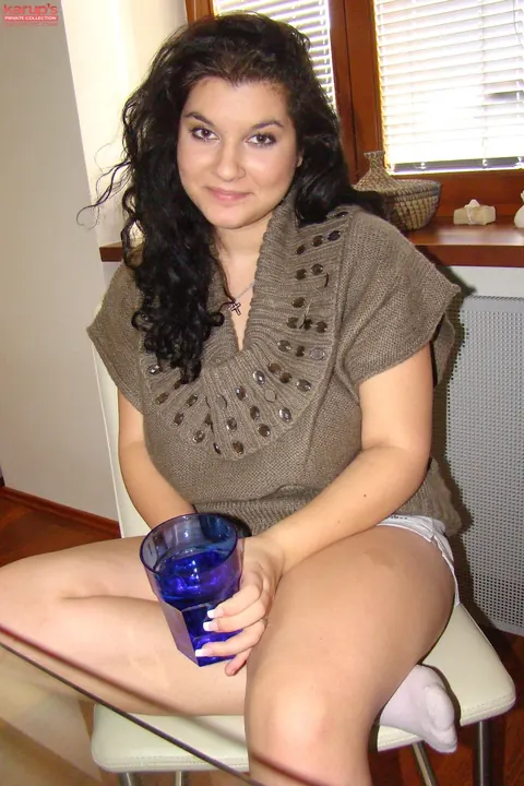 Daphne Angel: Busty Brunette with Natural Tits and Tattoo Spreads Her Pussy – photo 1 of 17