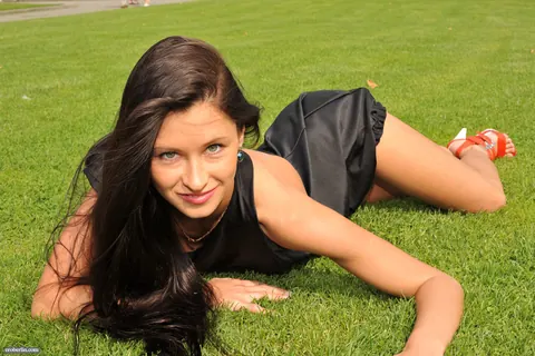 Russian PAWG in Heels Flashes Her Ass and Pussy in Public – photo 14 of 16
