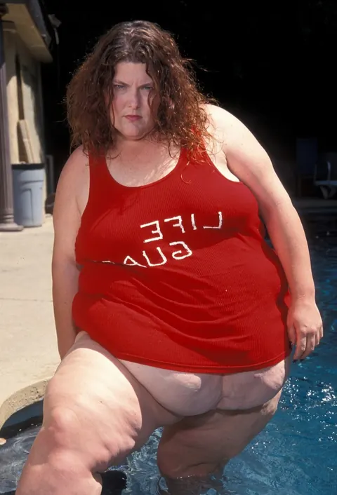 BBW Shows Her Big Tits and Spreads Her Pussy in the Pool – photo 15 of 20
