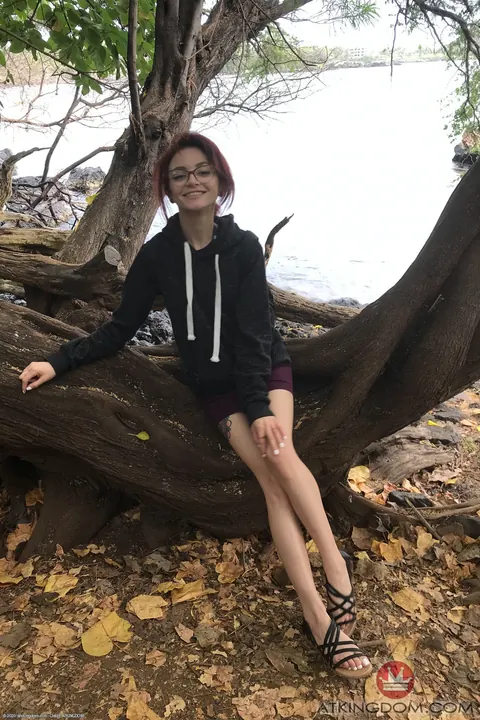Lola Fae: Petite Redhead Undresses and Spreads Her Pussy – photo 3 of 20