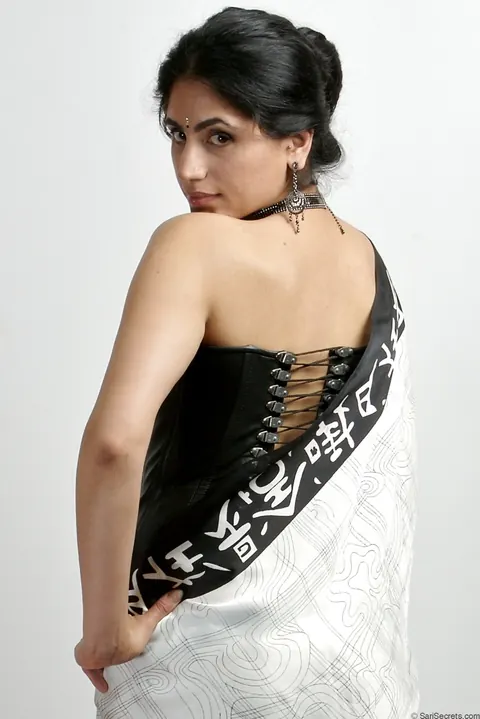Indian Brunette Reveals Her Hairy Bush in a Leather Skirt and Panties – photo 5 of 15