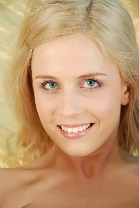 Keira Moon: Busty Blonde Takes a Dildo Deep and Fingers Herself – photo 21 of 21