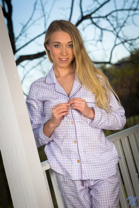 Riley Anne: Busty Blonde Strips Off Her Top and Vibrates Her Shaved Pussy – photo 2 of 16