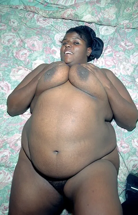 Ebony BBW Gives a Blowjob to Her Skinny Partner – photo 18 of 21