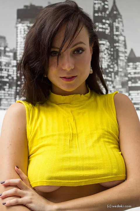 Brunette with Big Natural Tits Reveals Them in Jeans – photo 7 of 16