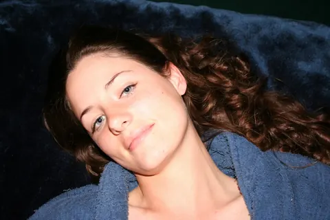 Brunette with Big Tits Opens Her Blue Bathrobe – photo 13 of 16