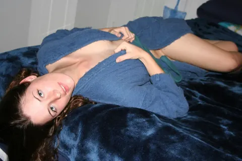 Brunette with Big Tits Opens Her Blue Bathrobe – photo 5 of 16