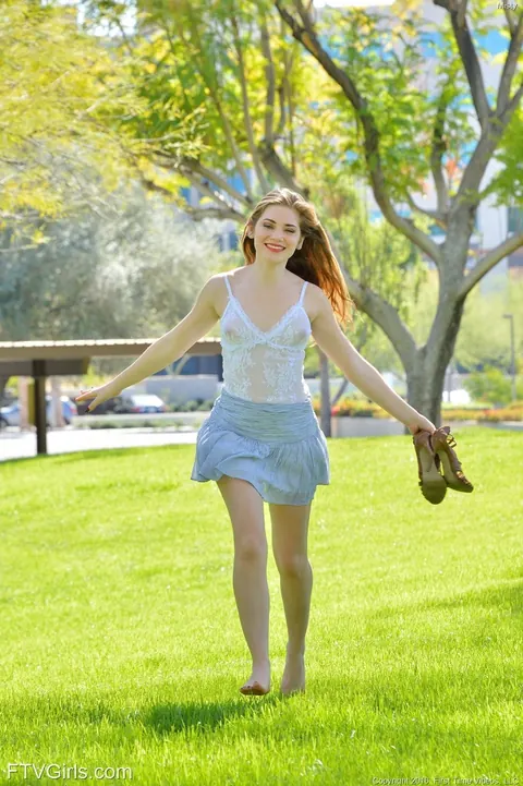 Woman in a Skirt Fingers Herself Outdoors – photo 3 of 21