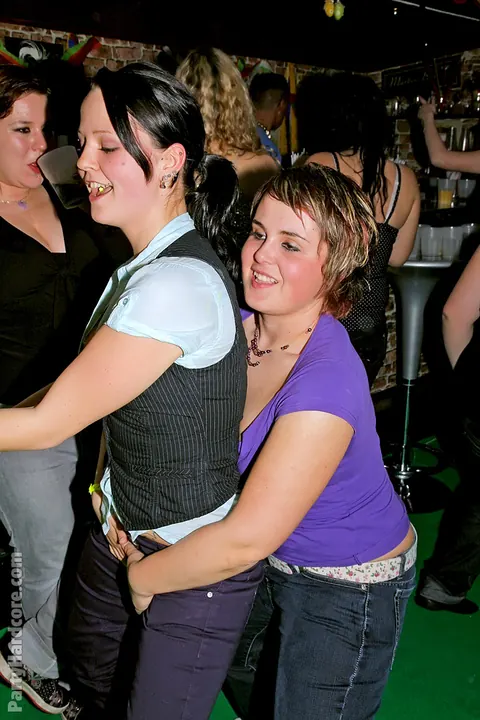 Short-Haired Woman Sucks and Takes It Doggy Style in a Group – photo 13 of 16