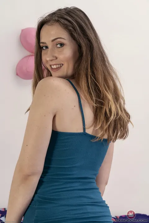 Brielle Woods: Petite British Brunette Undresses and Shows Her Tattoo – photo 1 of 21