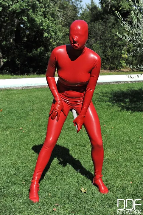 Tall PAWG in Latex Masturbates with a Dildo by the Pool – photo 19 of 21