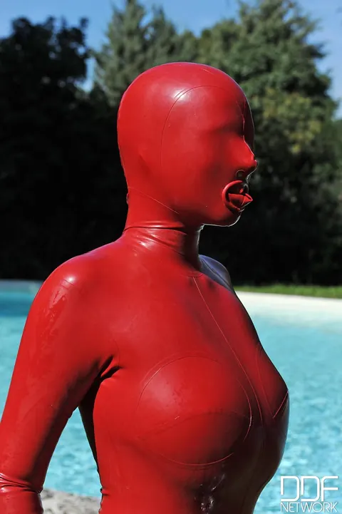 Tall PAWG in Latex Masturbates with a Dildo by the Pool – photo 1 of 21