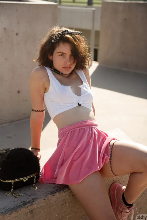 Gigi Matthews: Petite Brunette Reveals Her Nipples and Panties Outdoors – photo 12 of 13