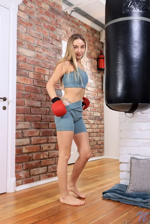 Eva Lani: Blonde Bares Her Natural Tits Outdoors After Boxing Practice – photo 2 of 21