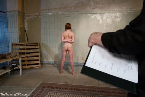 Lilla Katt: Thick Redhead MILF Bound and Spreads Her Pussy – photo 13 of 20