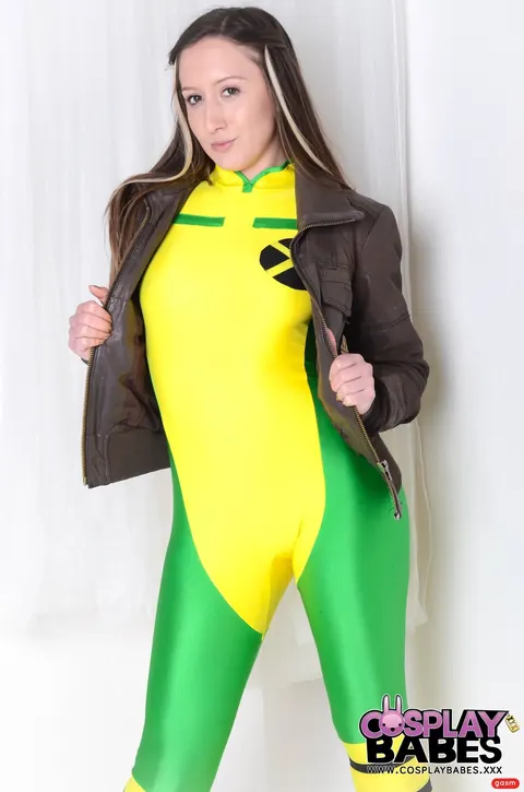 Elouise Please: British Brunette Toys Her Pussy in a Cosplay Costume – photo 5 of 15