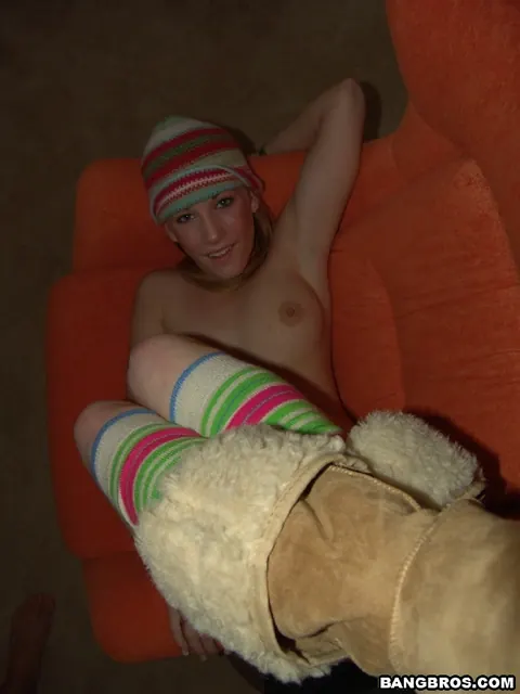 Busty Blonde in Boots Gives a Handjob Before Sex – photo 16 of 21