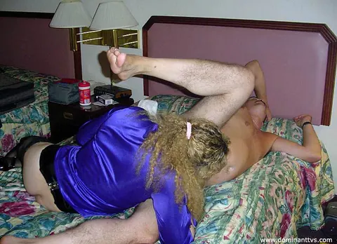 Trans Woman Undresses and Poses Fully Nude in Profile – photo 15 of 15