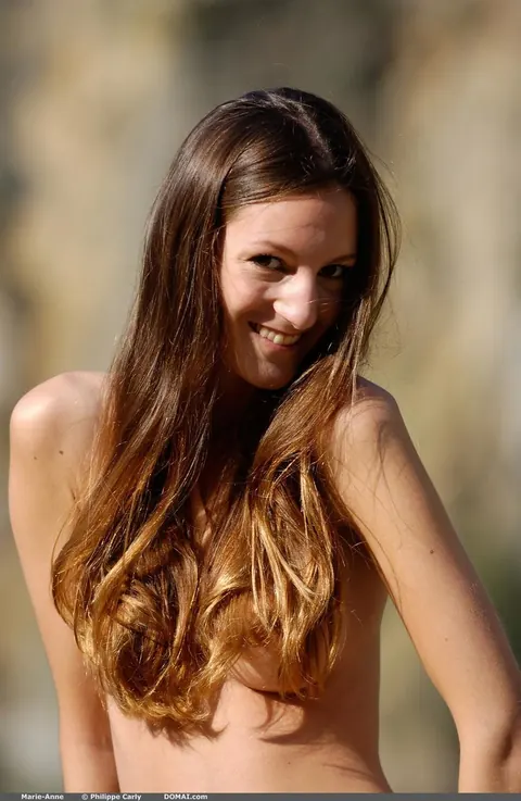 Marie Anne: Brunette Walks Nude on the Beach and Poses – photo 1 of 21