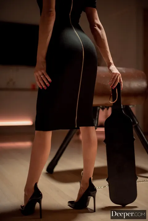 Aiden Ashley: Slim Blonde in High Heels Joins Ebony Couple for a Threesome – photo 4 of 20