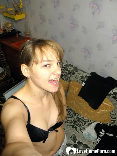 Petite Amateur Strips and Spreads for Homemade Selfies – photo 11 of 20