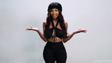 September Reign: Ebony MILF in a Skirt Fingers Herself and Spreads Wide – photo 7 of 21