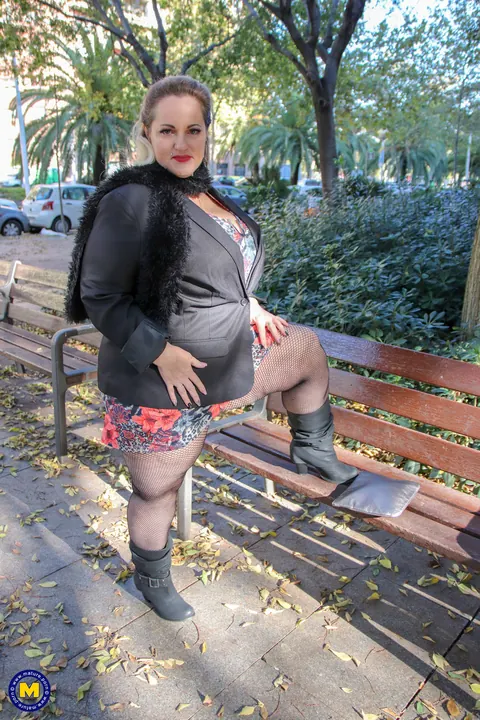 Sophia Lola: Curvy Mature Blonde Reveals Her Big Tits Outdoors – photo 17 of 20
