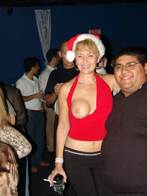 Double Dee: Busty MILF Strips in a Bar for a Threesome on Xmas Eve – photo 3 of 21