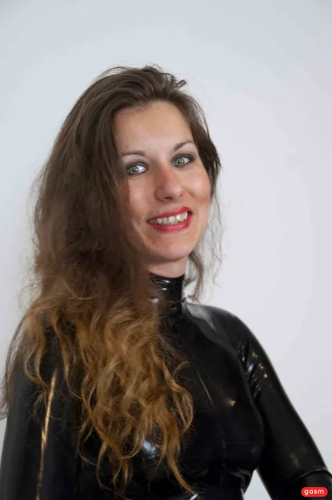 JANA PUFF: European Brunette in Latex Dominates Her Male Slave – photo 7 of 15