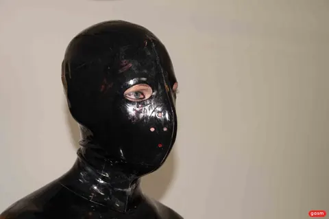 JANA PUFF: European Brunette in Latex Dominates Her Male Slave – photo 13 of 15