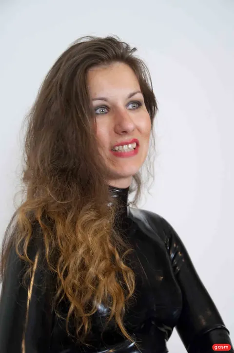 JANA PUFF: European Brunette in Latex Dominates Her Male Slave – photo 8 of 15