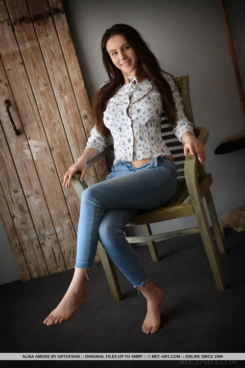 Alisa Amore: Busty European Brunette Strips Out of Her Jeans – photo 1 of 18