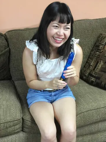 Yuka Ozaki – Petite Asian MILF Fingers and Toys Herself