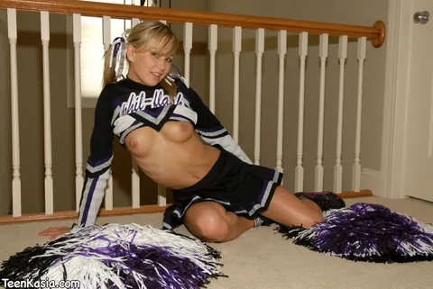 Blonde in a Skirt Lifts It and Spreads Her Legs – photo 2 of 15