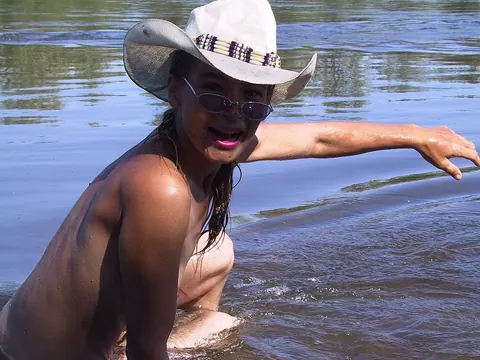 PAWG Poses Nude in Glasses on the Beach – photo 17 of 21