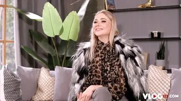 Venera Maxima – Tall Blonde in Lingerie Gives a Blowjob Before Anal Sex