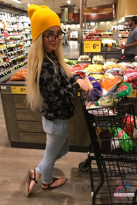 Bella Rose: Busty Thick Blonde Canadian MILF Has Lesbian Sex – photo 11 of 21