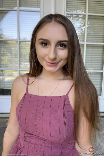 Busty Brunette Amateur Flaunts Her Natural Tits Nude