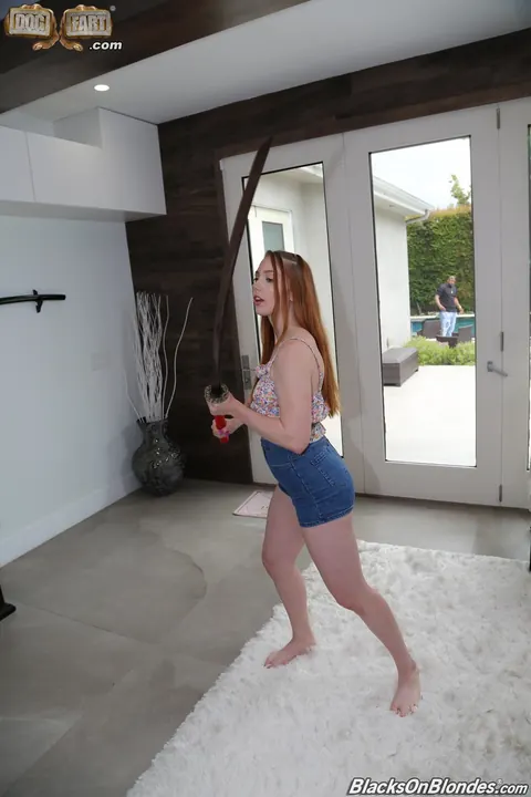 Arietta Adams: Tall Redhead Rides BBC in Shorts on the Sofa – photo 2 of 15
