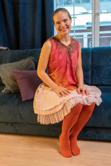 Australian Amateur Undresses and Shows Her Trimmed Pussy