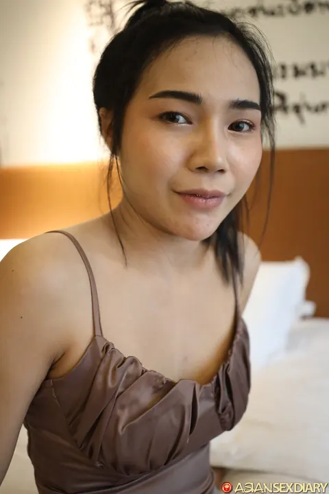 Tall Slim Asian Babe with Short Hair Fucks in a Hotel – photo 12 of 21