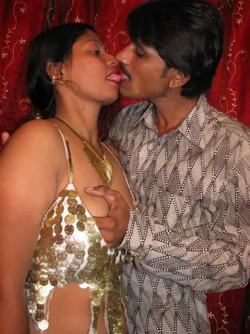 Indian MILF Undresses and Gets Her Pussy Licked Before Sex