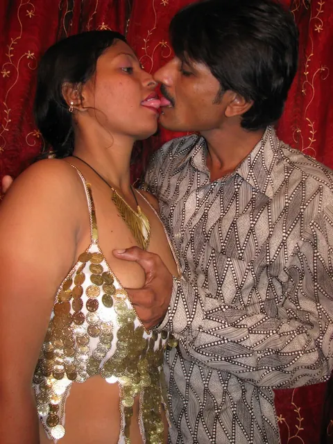 Indian MILF Undresses and Gets Her Pussy Licked Before Sex – photo 1 of 13