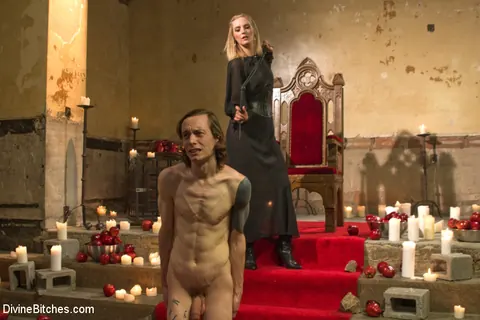 Mona Wales: Tall Blonde MILF Pegs Bound Slave in Pantyhose – photo 6 of 14